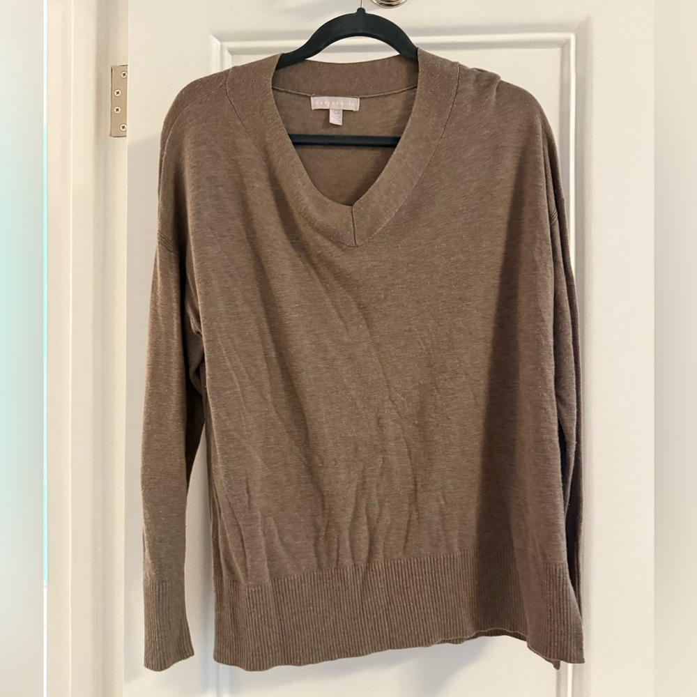 Chelsea 28 Tan V-Neck Sweater Size S